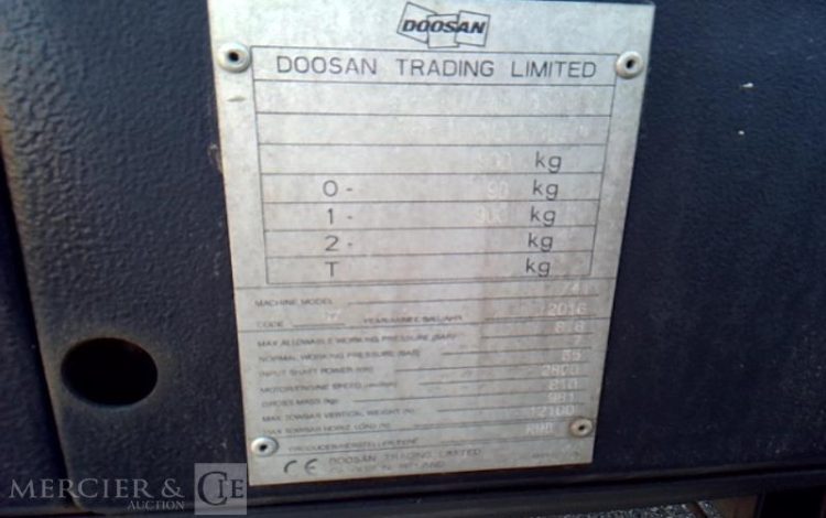 DOOSAN COMPRESSEUR D AIR 7/41 – 4100L – 7 BARS – 2720H – 1 ESSIEU – PTAC900KG  DZ-625-MC