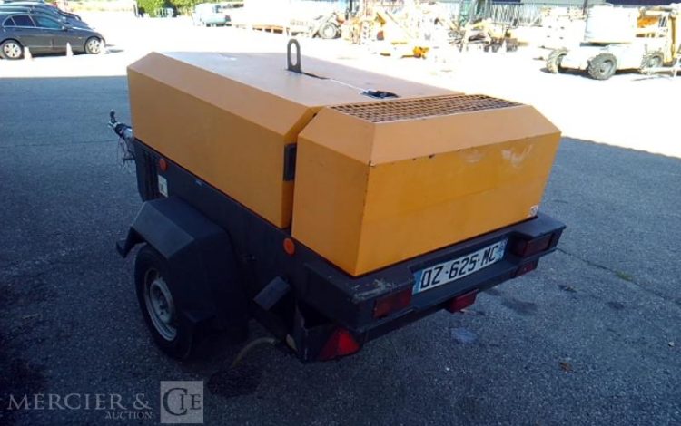 DOOSAN COMPRESSEUR D AIR 7/41 – 4100L – 7 BARS – 2720H – 1 ESSIEU – PTAC900KG  DZ-625-MC