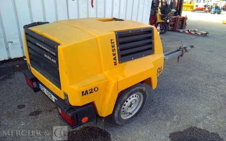 KAESER COMPRESSEUR D AIR M20 2000L – 7 BARS – 1395H – 1 ESSIEU – PTAC 570KG – AN2016  DZ-698-WN
