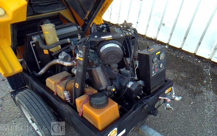 KAESER COMPRESSEUR D AIR M20 2000L – 7 BARS – 1395H – 1 ESSIEU – PTAC 570KG – AN2016  DZ-698-WN