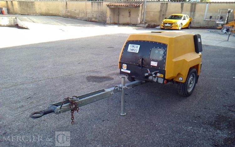 KAESER COMPRESSEUR D AIR M20 2000L – 7 BARS – 1395H – 1 ESSIEU – PTAC 570KG – AN2016  DZ-698-WN