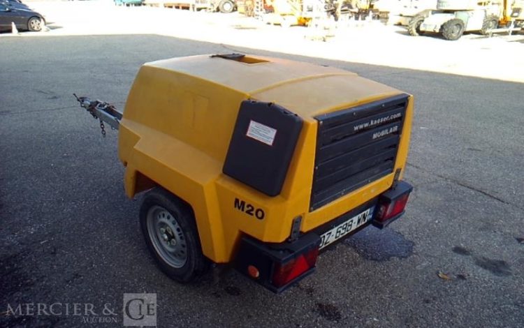 KAESER COMPRESSEUR D AIR M20 2000L – 7 BARS – 1395H – 1 ESSIEU – PTAC 570KG – AN2016  DZ-698-WN