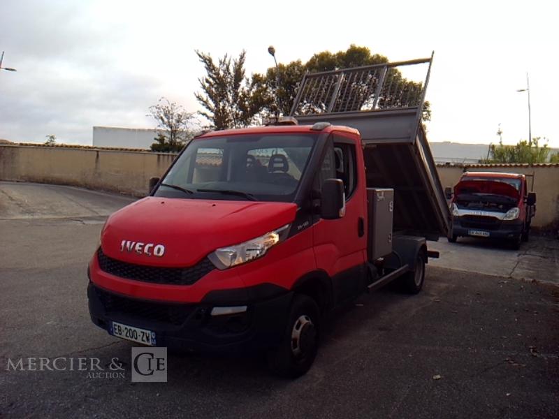 Camion benne Iveco ROUGE 35-130 SIMPLE CABINE COFFRE — occasion