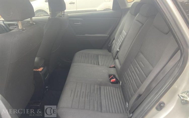 TOYOTA AURIS  EB-460-YT