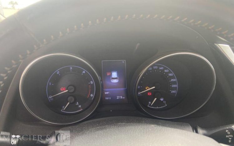 TOYOTA AURIS  EB-460-YT