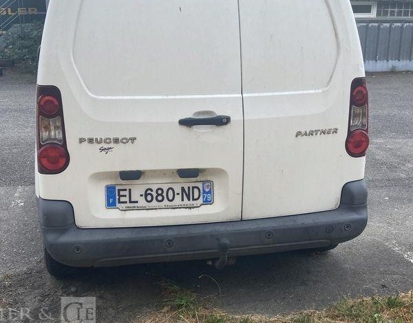 PEUGEOT PARTNER FOURGON 1.6 BLUEHDI 100ch BVA BLANC EL-680-ND