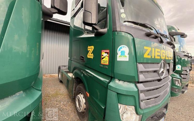 MERCEDES TRACTEUR  EW-478-AS