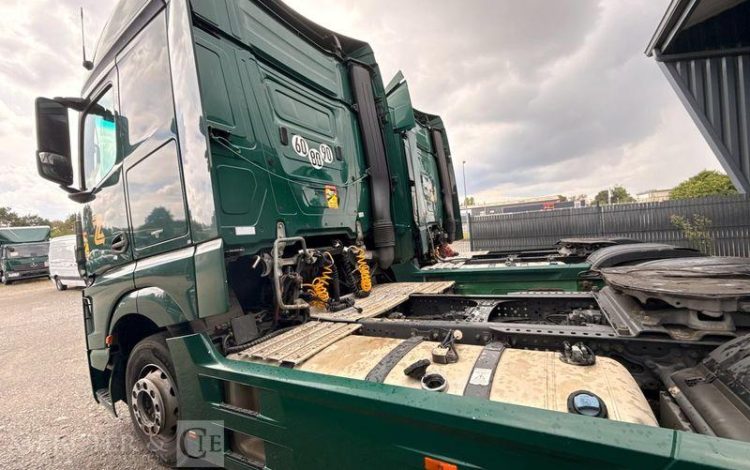 MERCEDES TRACTEUR  EW-478-AS