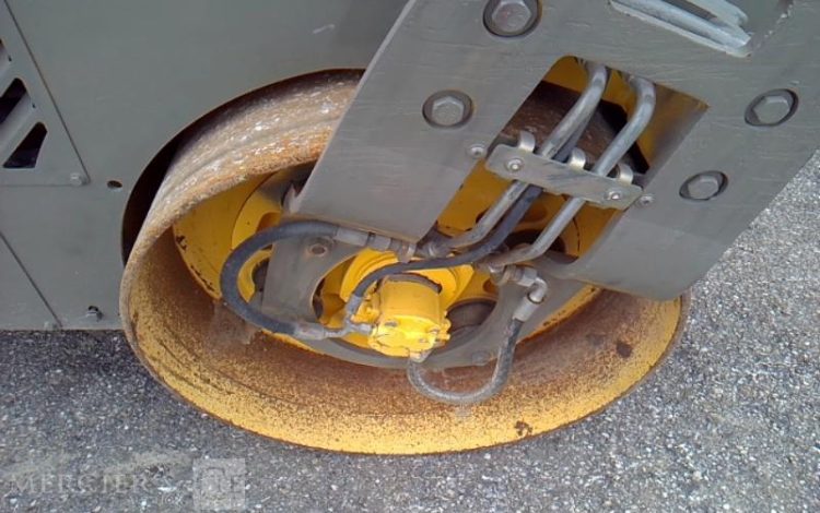 BOMAG ROULEAU DOUBLE BILLES BW 120  AD-4 – 1424H – AN2015  F360H001