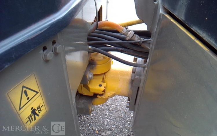 BOMAG ROULEAU DOUBLE BILLES BW 120  AD-4 – 1424H – AN2015  F360H001