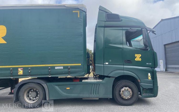 MERCEDES TRACTEUR  FH-153-NN