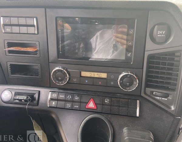 MERCEDES TRACTEUR  FH-153-NN