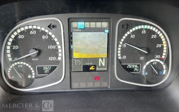MERCEDES CAMION FOURGON  FK-095-VT
