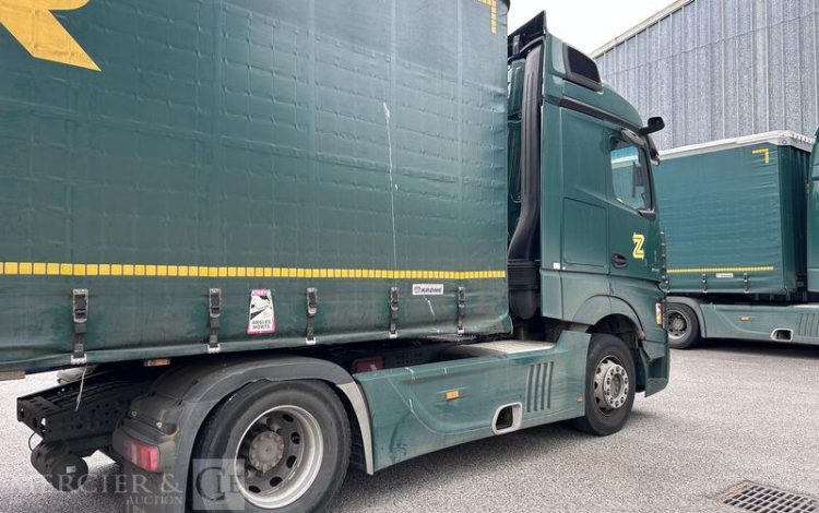 MERCEDES TRACTEUR  FM-964-WM