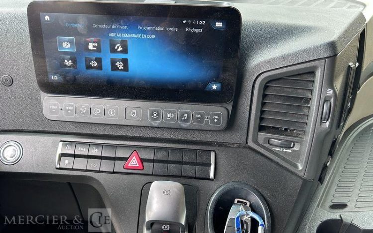 MERCEDES TRACTEUR  FM-964-WM