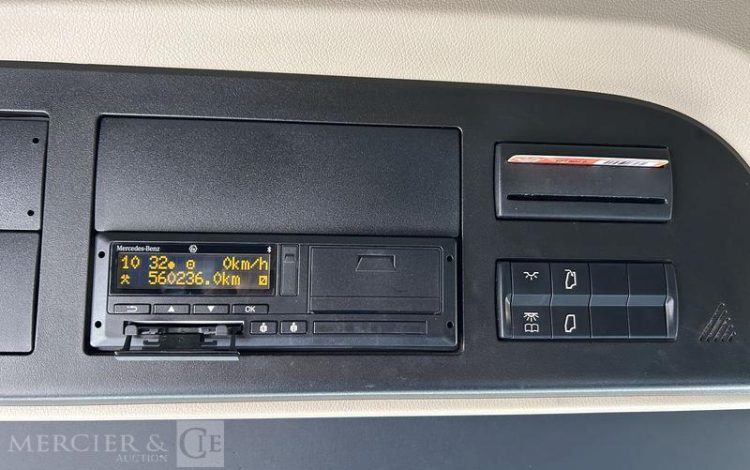 MERCEDES TRACTEUR  FM-964-WM