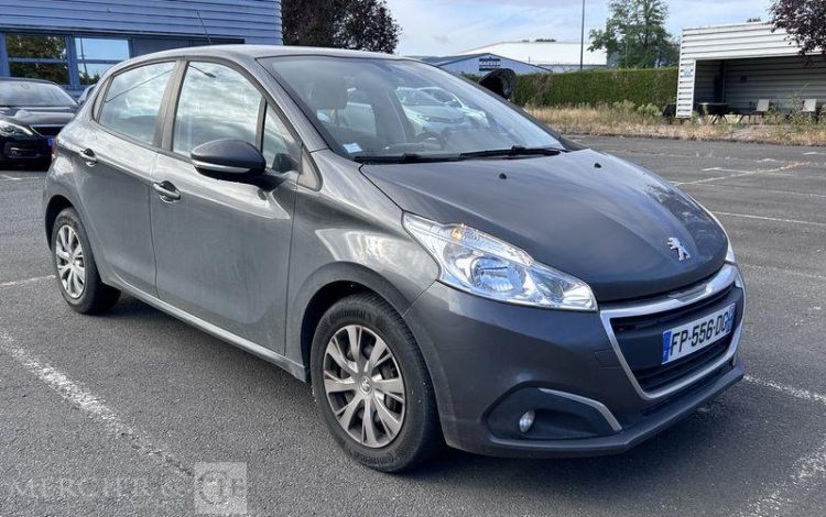 PEUGEOT 208 STE  FP-556-DG