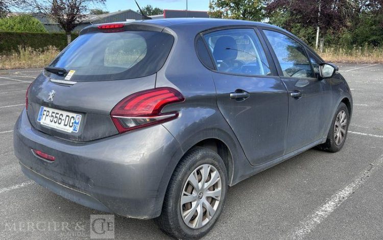 PEUGEOT 208 STE  FP-556-DG