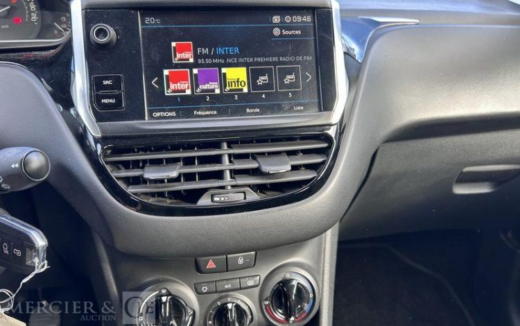 PEUGEOT 208 STE  FP-556-DG