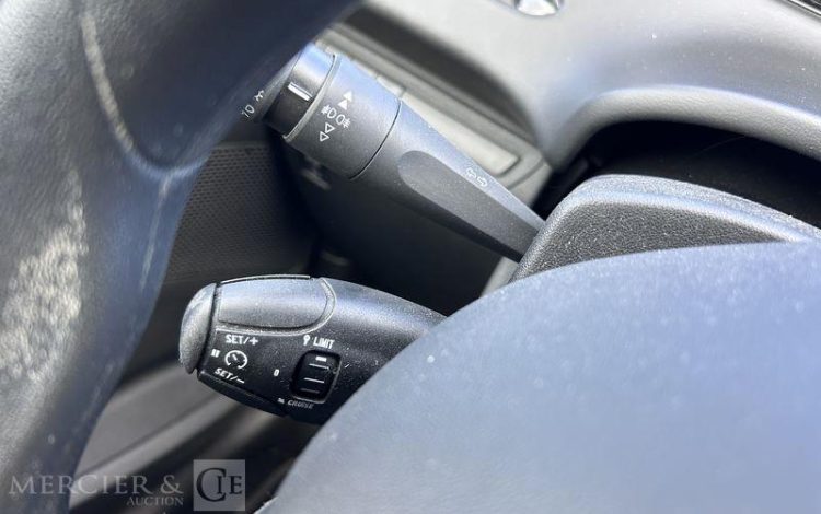PEUGEOT 208 STE  FP-556-DG