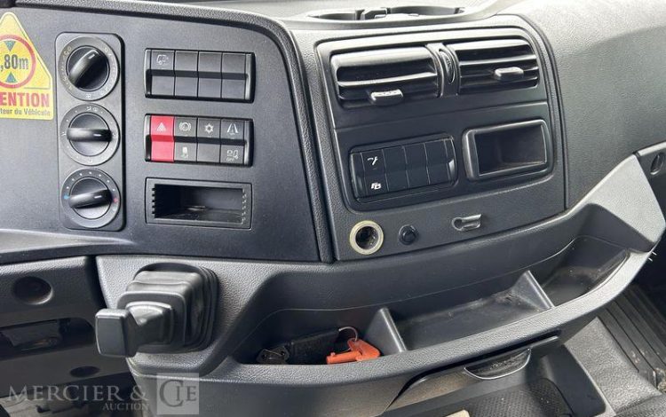 MERCEDES ATEGO  FR-493-JW