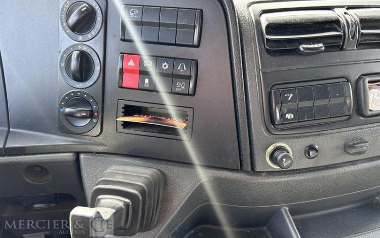 MERCEDES ATEGO FOURGON  FR-548-MT