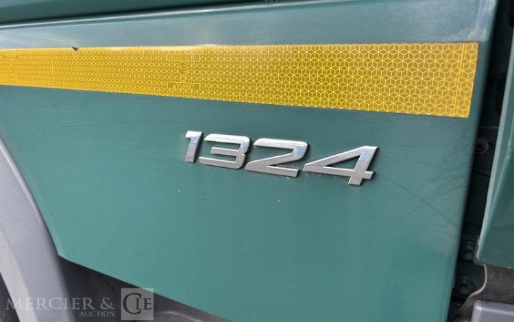 MERCEDES CAMION FOURGON  FR-976-JZ