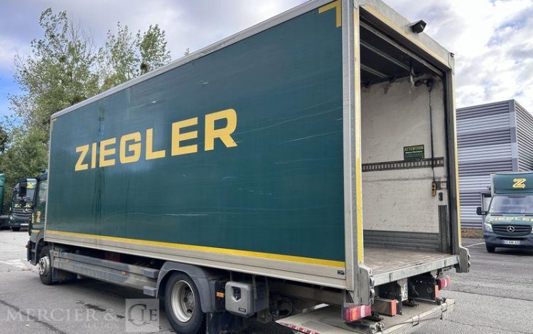 MERCEDES CAMION FOURGON  FR-976-JZ