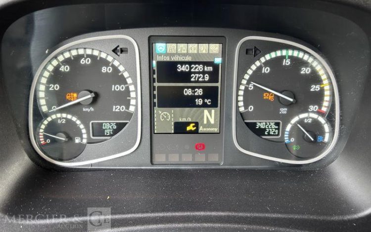 MERCEDES CAMION FOURGON  FR-976-JZ