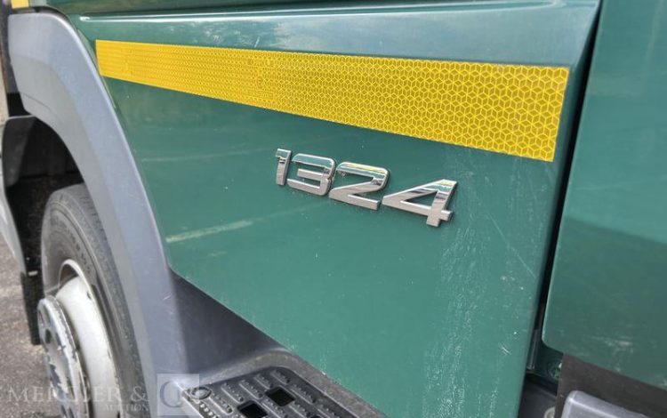 MERCEDES CAMION FOURGON  FV-903-RA