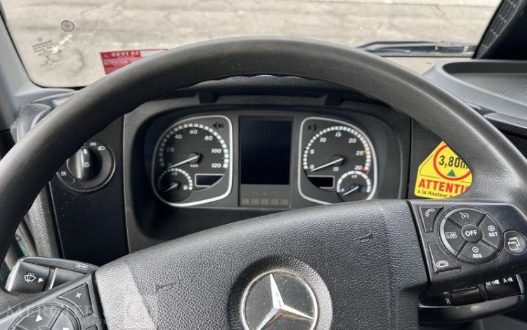 MERCEDES CAMION FOURGON  FV-903-RA