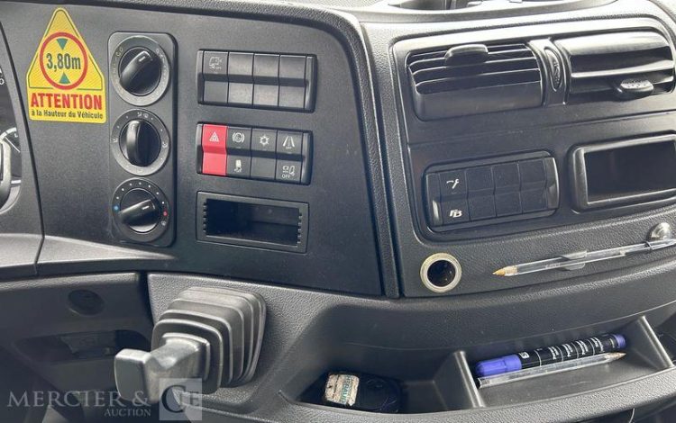 MERCEDES ATEGO  FY-492-QH