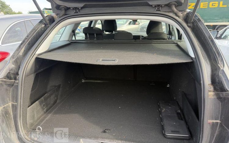 PEUGEOT 308  GB-473-FW