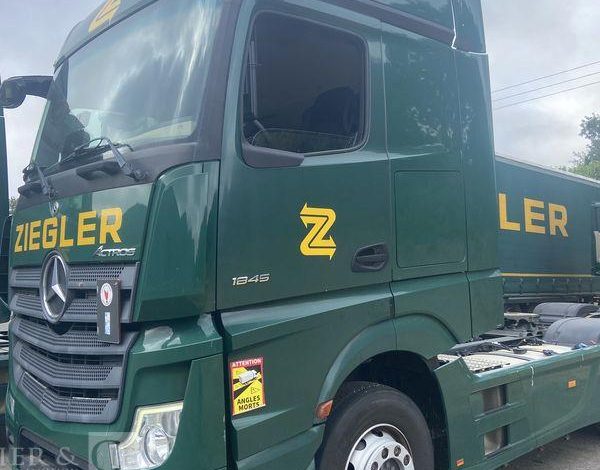 MERCEDES TRACTEUR  GE-553-KX