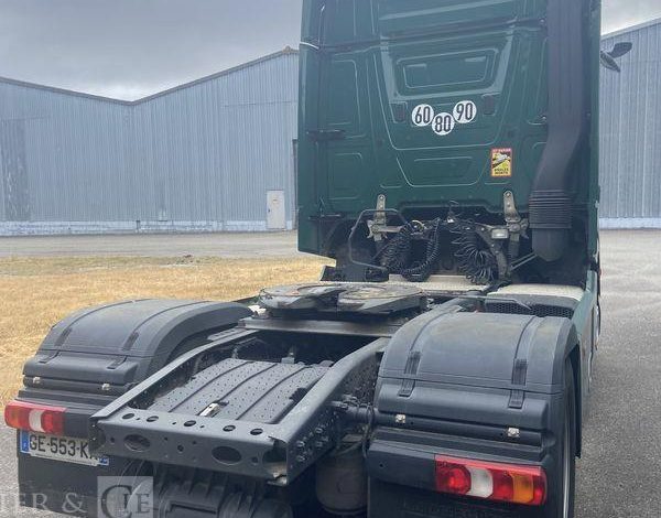 MERCEDES TRACTEUR  GE-553-KX