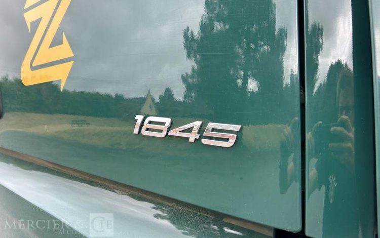 MERCEDES TRACTEUR  GE-684-MG