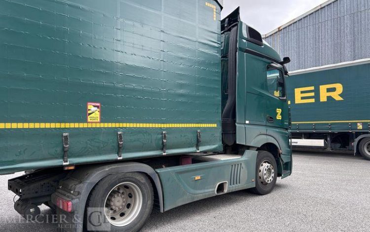 MERCEDES TRACTEUR  GE-684-MG