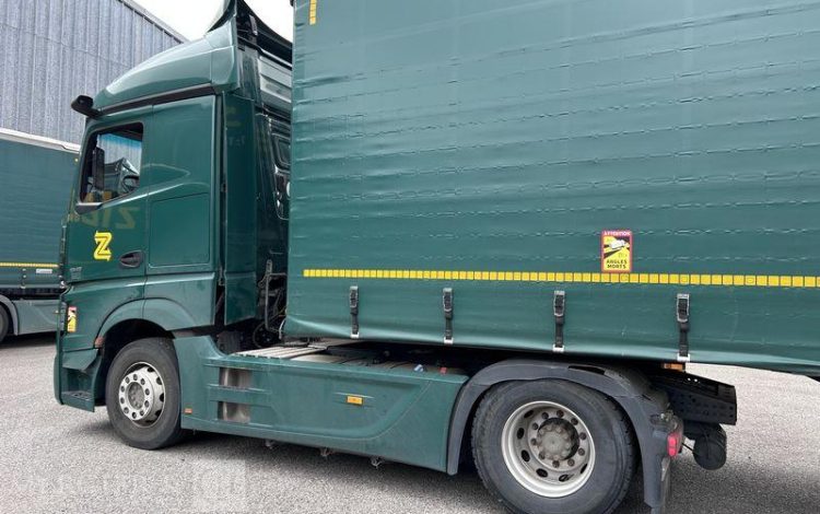 MERCEDES TRACTEUR  GE-684-MG