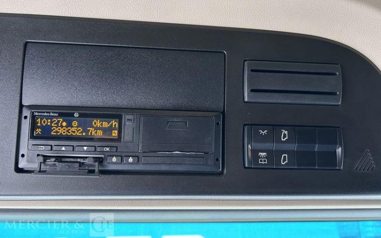 MERCEDES TRACTEUR  GE-684-MG