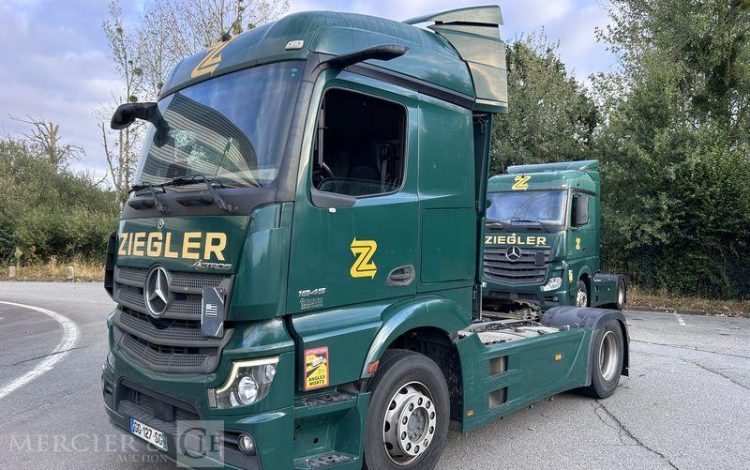 MERCEDES TRACTEUR  GG-127-SG