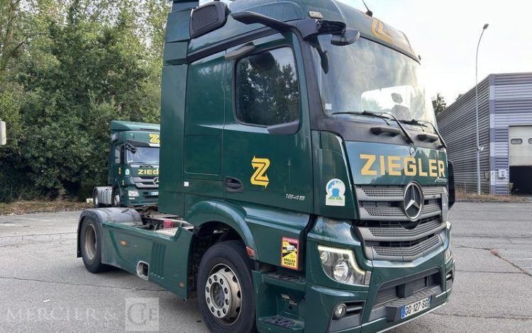 MERCEDES TRACTEUR  GG-127-SG