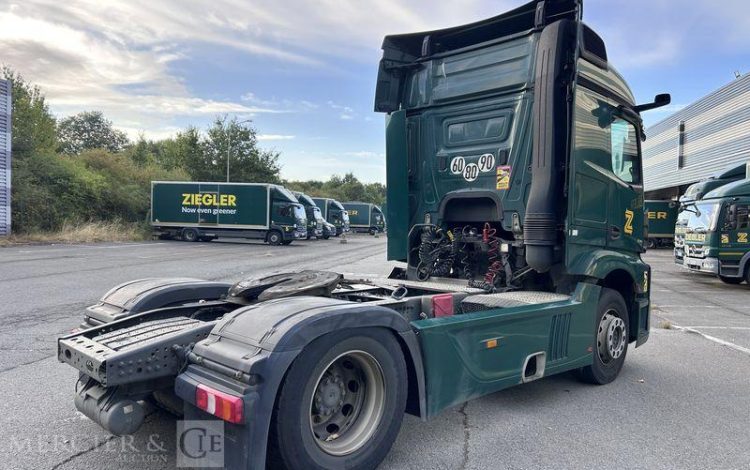 MERCEDES TRACTEUR  GG-127-SG