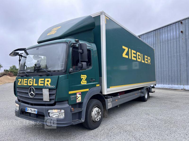 Fourgon utilitaire MERCEDES VERT ATEGO 1324 CAISSE HAYON 4x2 — occasion