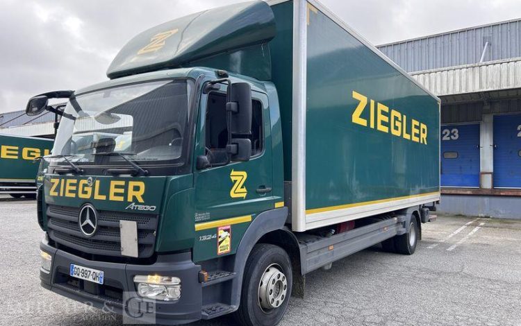 MERCEDES ATEGO 1324 CAISSE FOURGON HAYON VERT GQ-997-QH