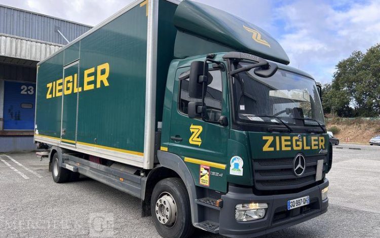 MERCEDES ATEGO 1324 CAISSE FOURGON HAYON VERT GQ-997-QH