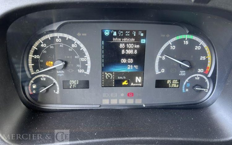 MERCEDES ATEGO 1324 CAISSE FOURGON HAYON VERT GQ-997-QH