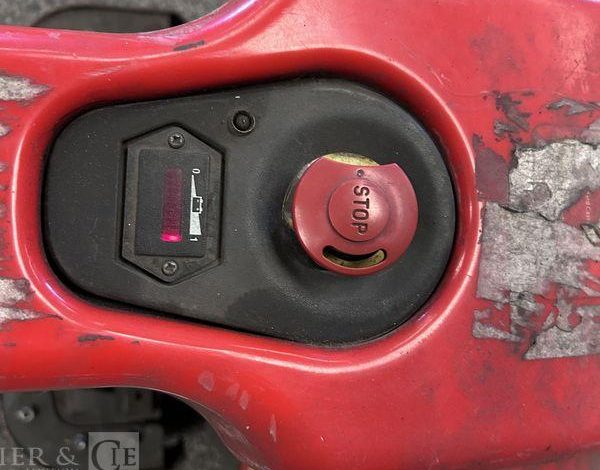FENWICK TRANSPALETTE ELECTRIQUE MT15 – CAP 1T5 – AN 2017 ROUGE H03224