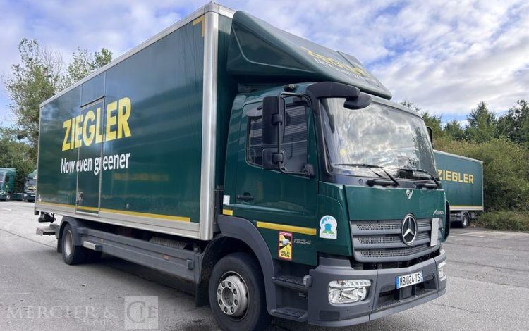MERCEDES ATEGO 1324 CAISSE FOURGON HAYON VERT HB-824-TS