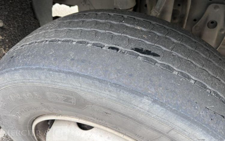 MERCEDES ATEGO 1324 CAISSE FOURGON HAYON VERT HB-824-TS