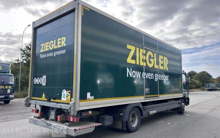 MERCEDES ATEGO 1324 CAISSE FOURGON HAYON VERT HB-824-TS